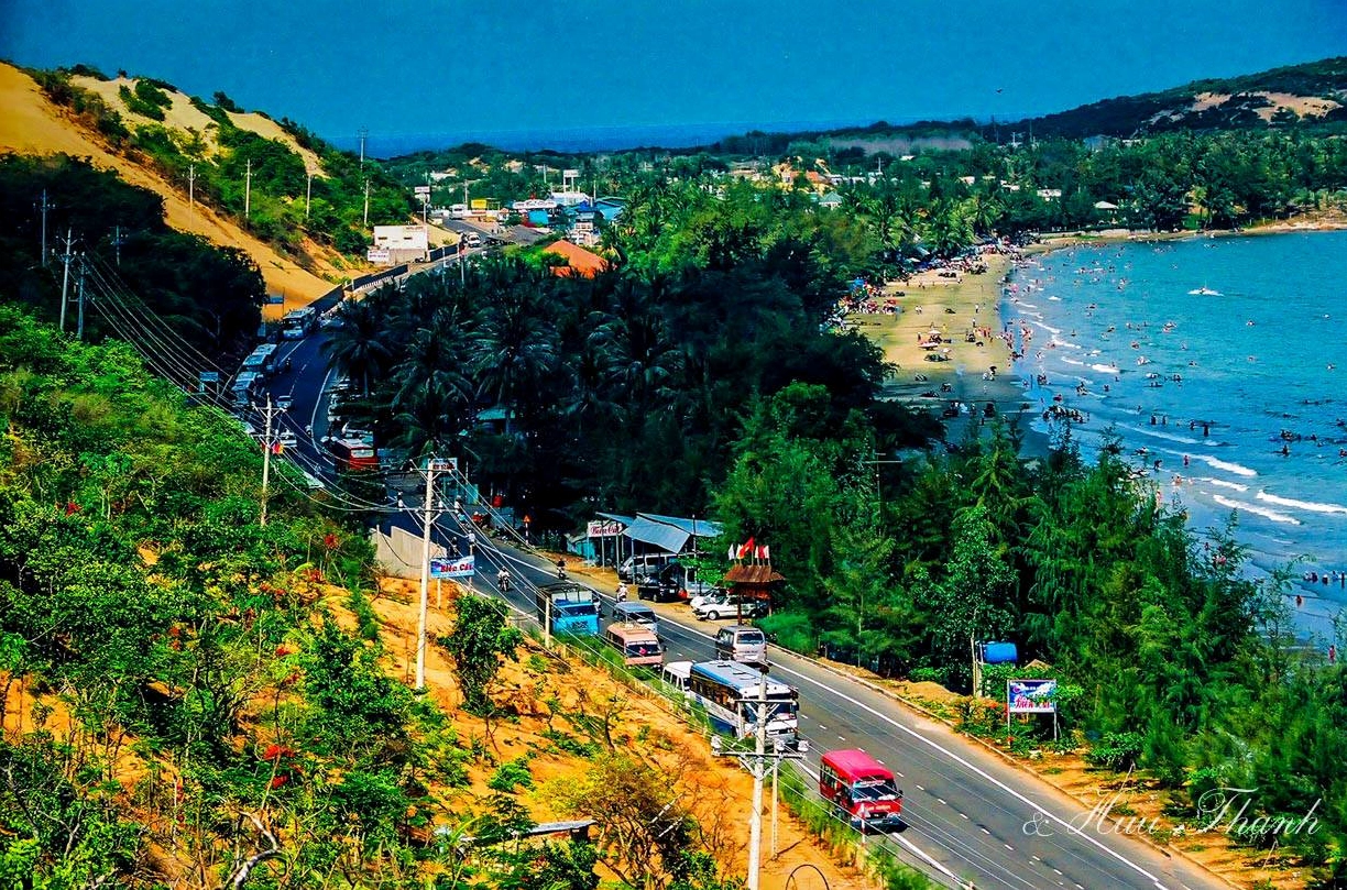 Biển Mũi Né - điểm du lịch biển nổi tiếng.