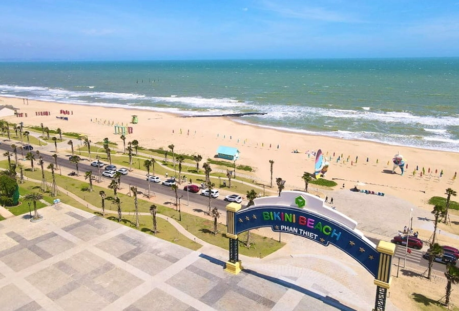 Bikini Beach - điểm vui chơi giải trí sôi động.