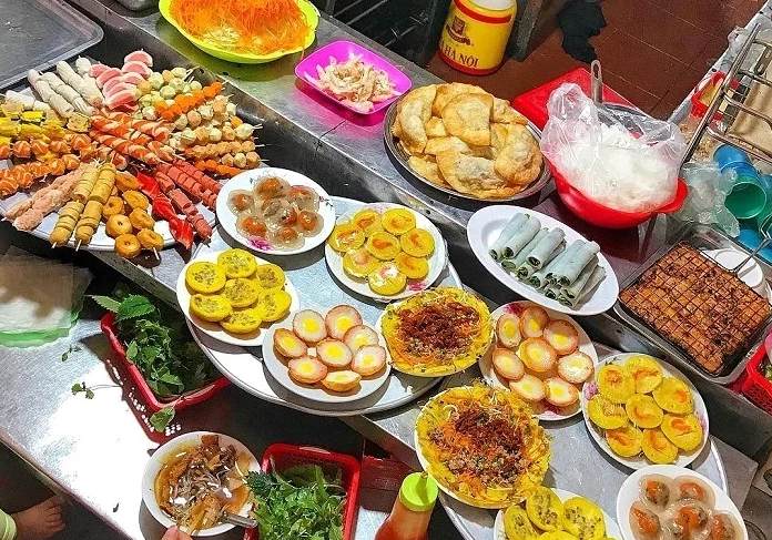 Cảnh biển hoàng hôn trên vịnh Lan Hạ