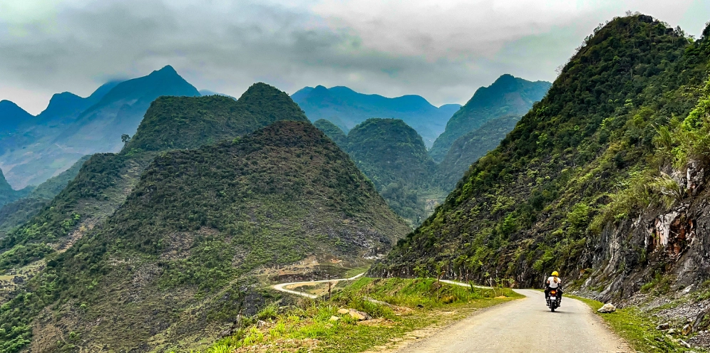 Cao nguyên đá Đồng Văn - vẻ đẹp hoang sơ khi du lịch Hà Giang