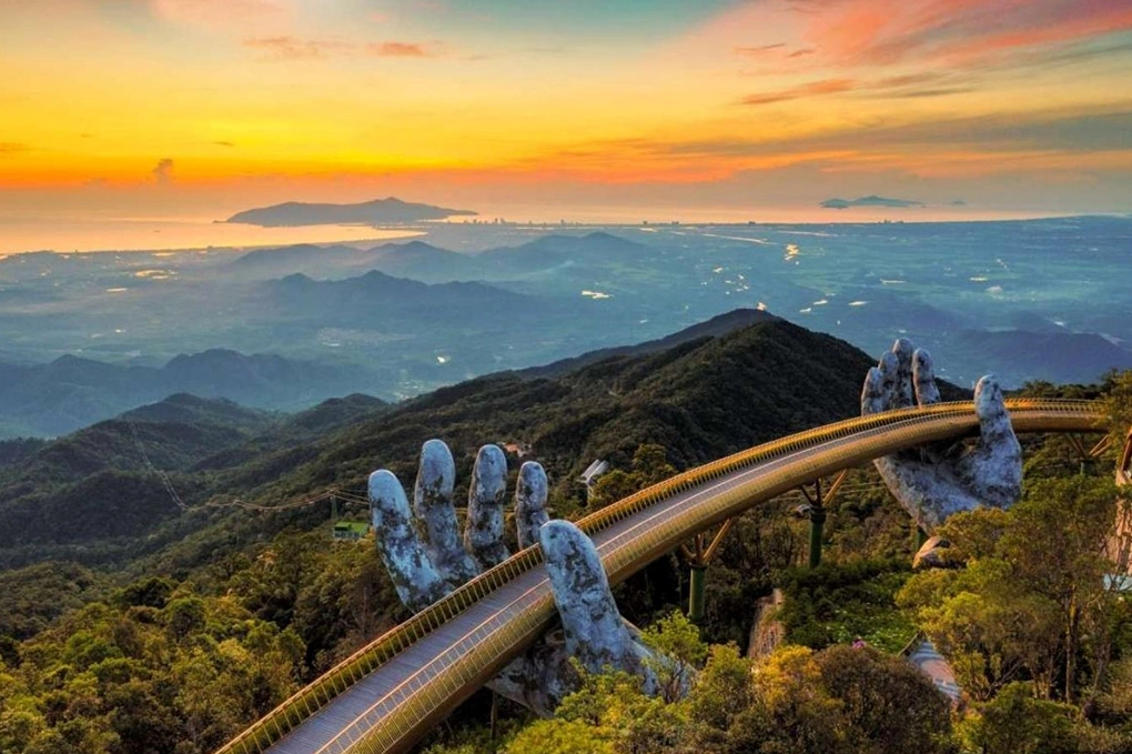 Cầu Vàng ấn tượng tại Bà Nà Hills