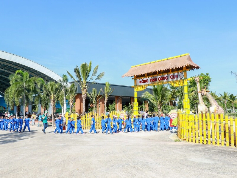 Chi tiết giá vé Khu Du lịch Đại Nam cập nhật mới nhất 2026 - Biển nhân tạo