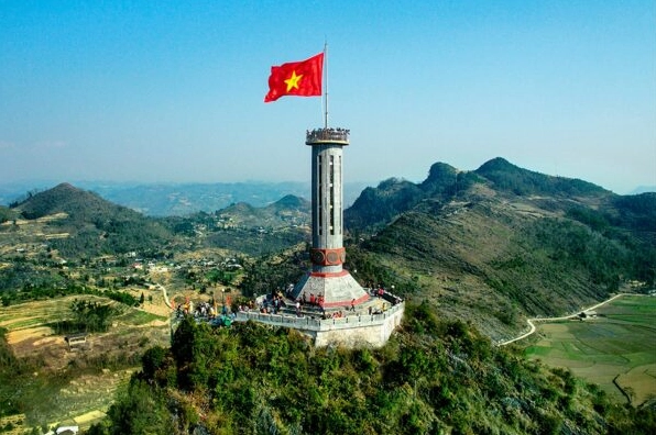 Cột cờ Lũng Cú - điểm nhấn du lịch Hà Giang