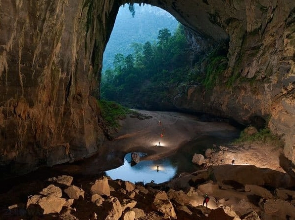 Cửa động Phong Nha hùng vĩ
