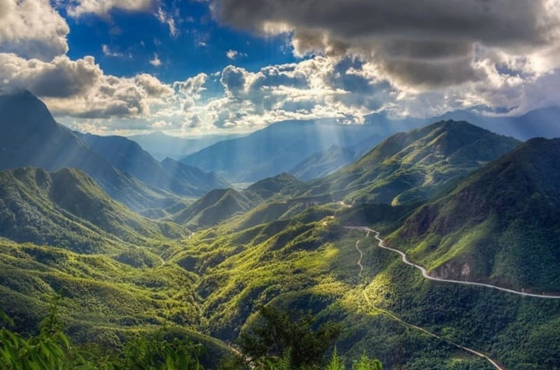 Đèo Ô Quy Hồ hùng vĩ và quanh co