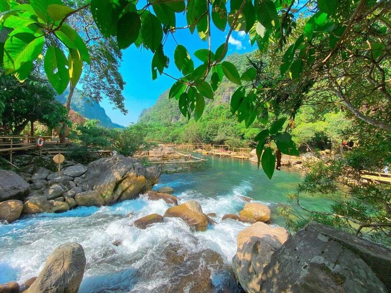 Hoạt động chèo thuyền tại Quảng Bình