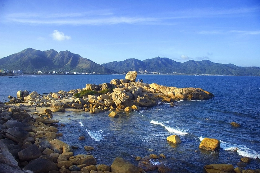 Hòn Chồng - Danh thắng Nha Trang