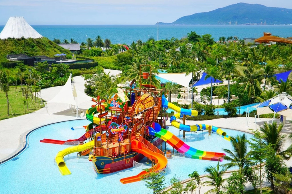 Mikazuki Water Park 365 sôi động