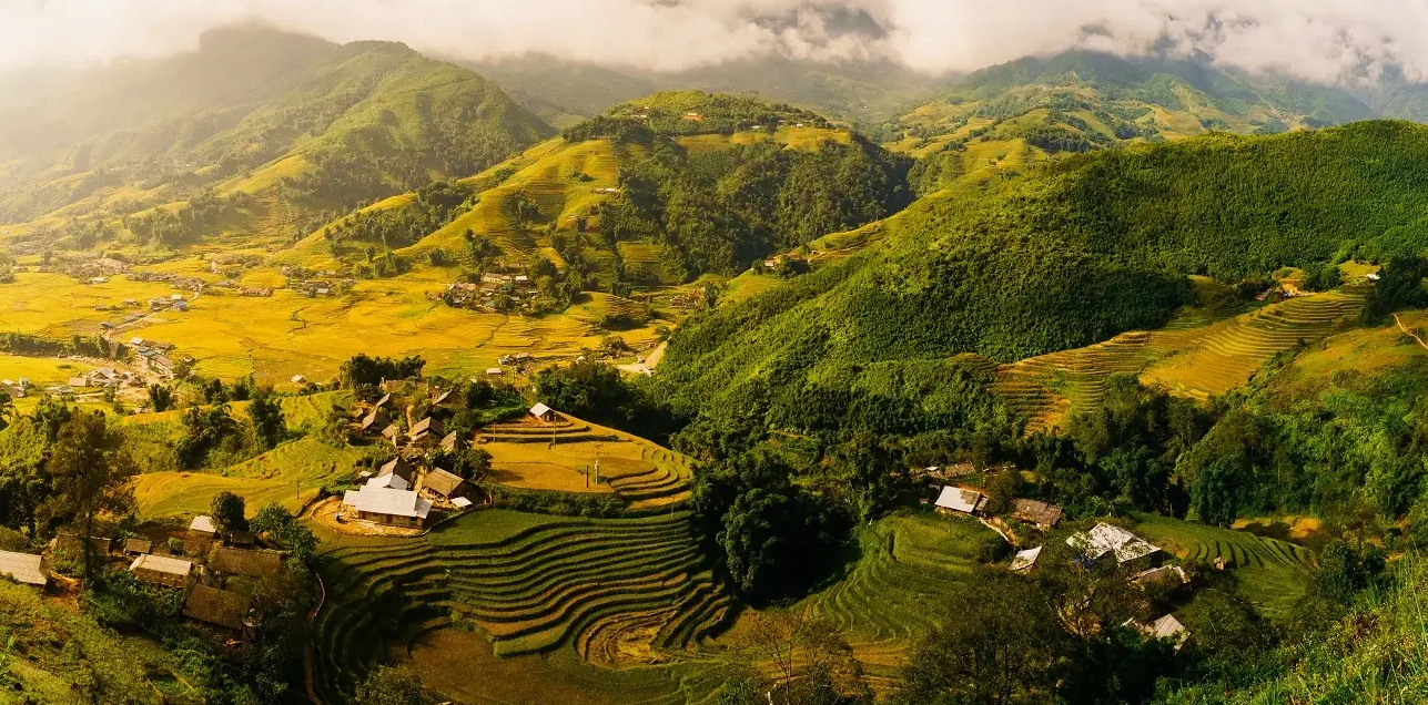 Thung lũng Mường Hoa với những thửa ruộng bậc thang uốn lượn