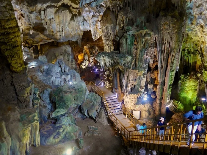 Toàn cảnh bãi biển Bảo Ninh thơ mộng