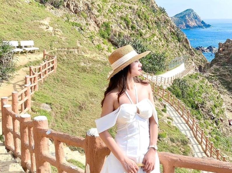 Toàn cảnh Tháp Bánh Ít