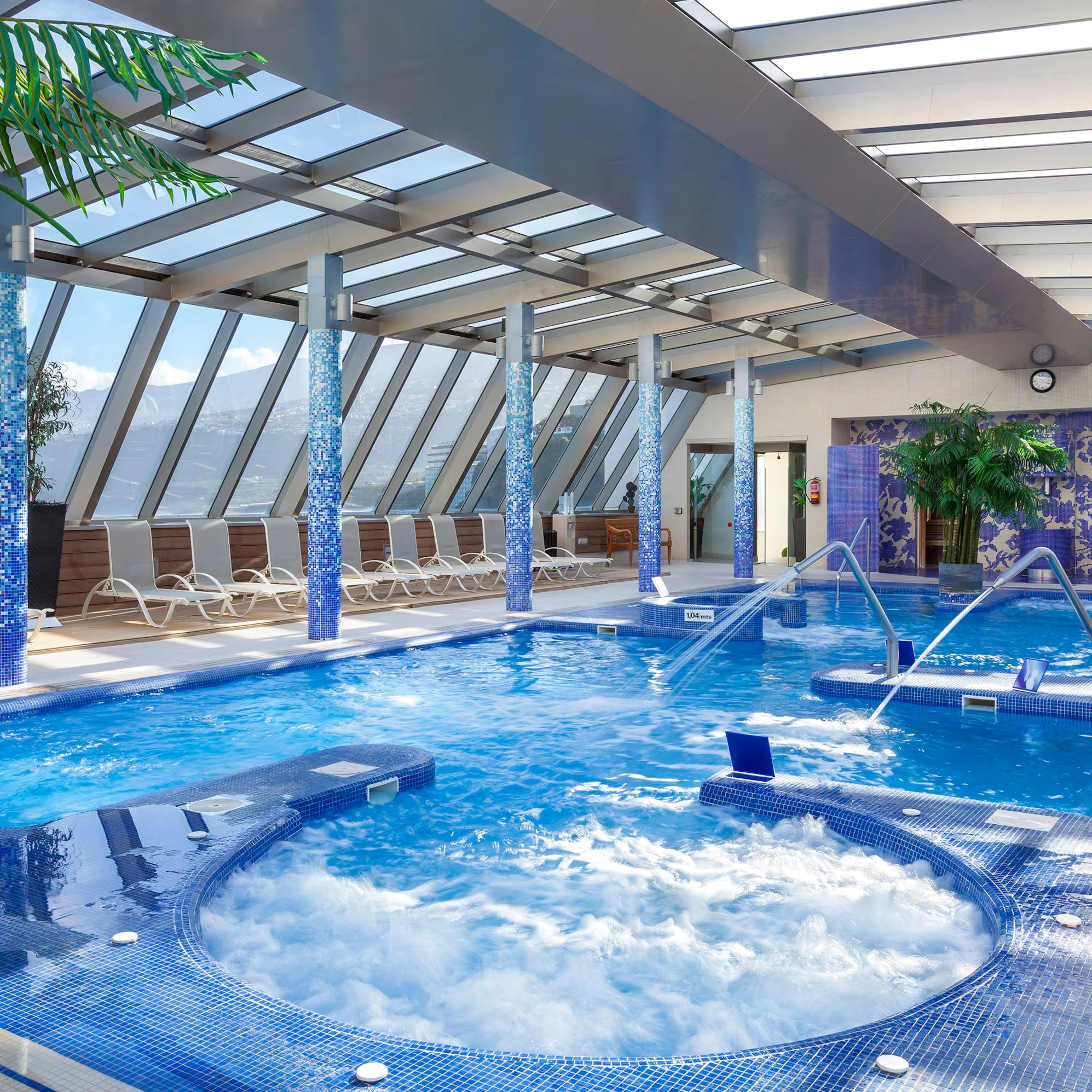 Cảnh quan thành phố nhìn từ Khách sạn Melia Hà Nội