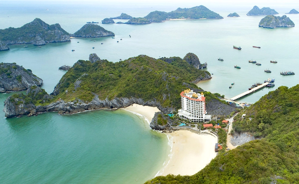 Cát Bà có gì chơi - Cảnh quan đảo Cát Bà nhìn từ trên cao