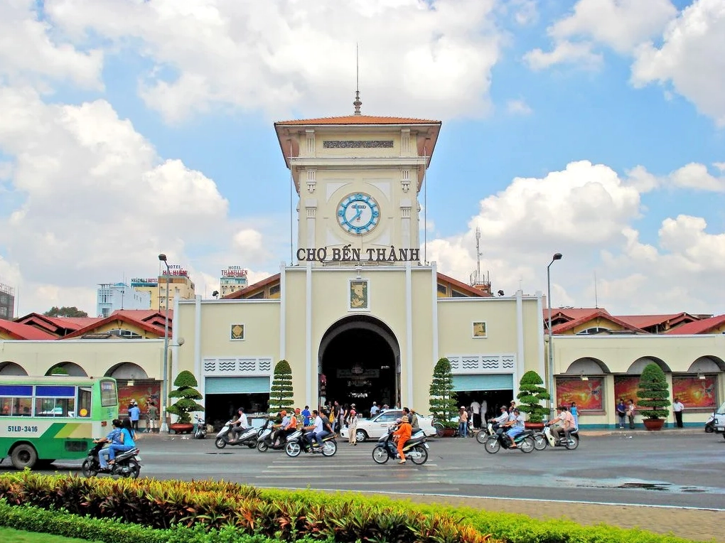 Chợ Bến Thành - Trải nghiệm mua sắm và văn hóa Sài Gòn