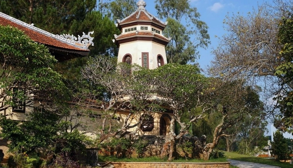 Chùa Linh Sơn thanh tịnh