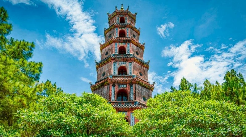 Chùa Thiên Mụ - Biểu tượng tâm linh và kiến trúc cổ kính của Huế