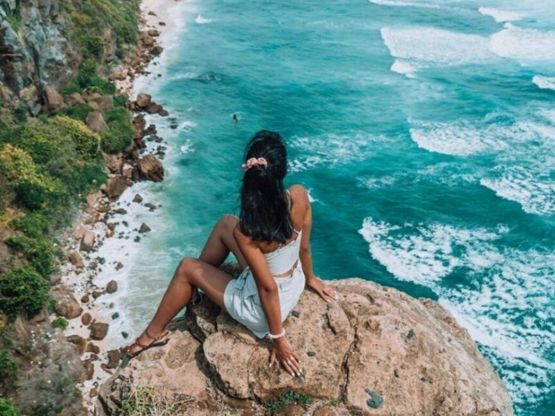 Cổng trời Mũi Nghinh Phong với tầm nhìn ra biển