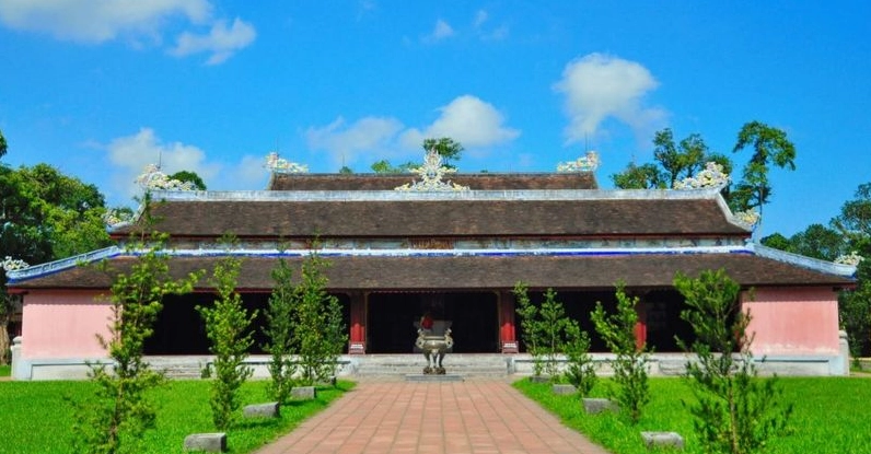 Điện Hòn Chén - Công trình tâm linh bên sông Hương