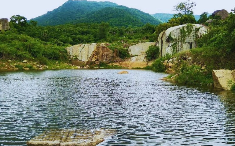 Hồ Latina trên Núi Cấm An Giang với không gian yên tĩnh