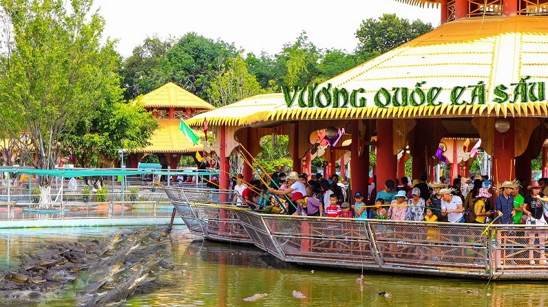 Hoạt động dưới nước tại Suối Tiên