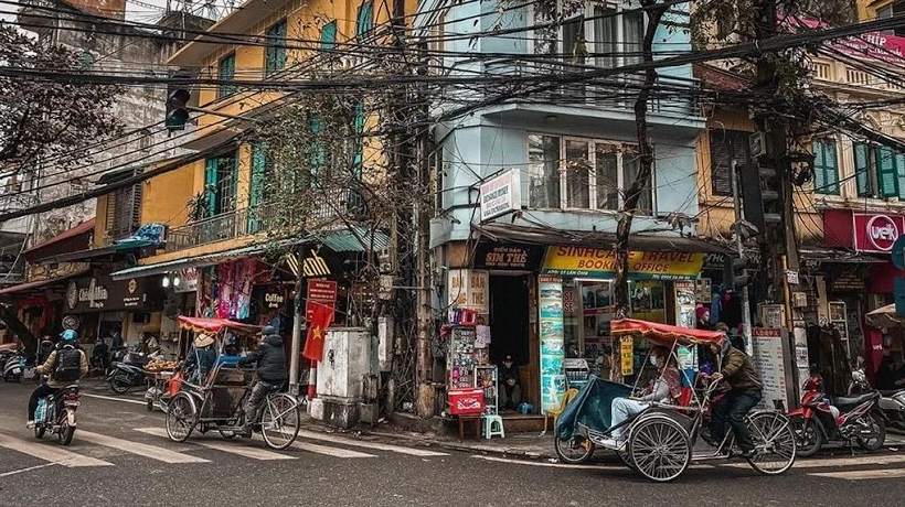 Hoạt động mua sắm tại Phố Cổ Hà Nội - khám phá các địa điểm vui chơi ở Hà Nội
