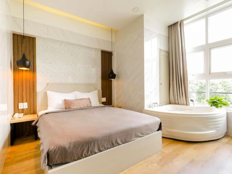 Khách sạn La Hotel, Quận 10