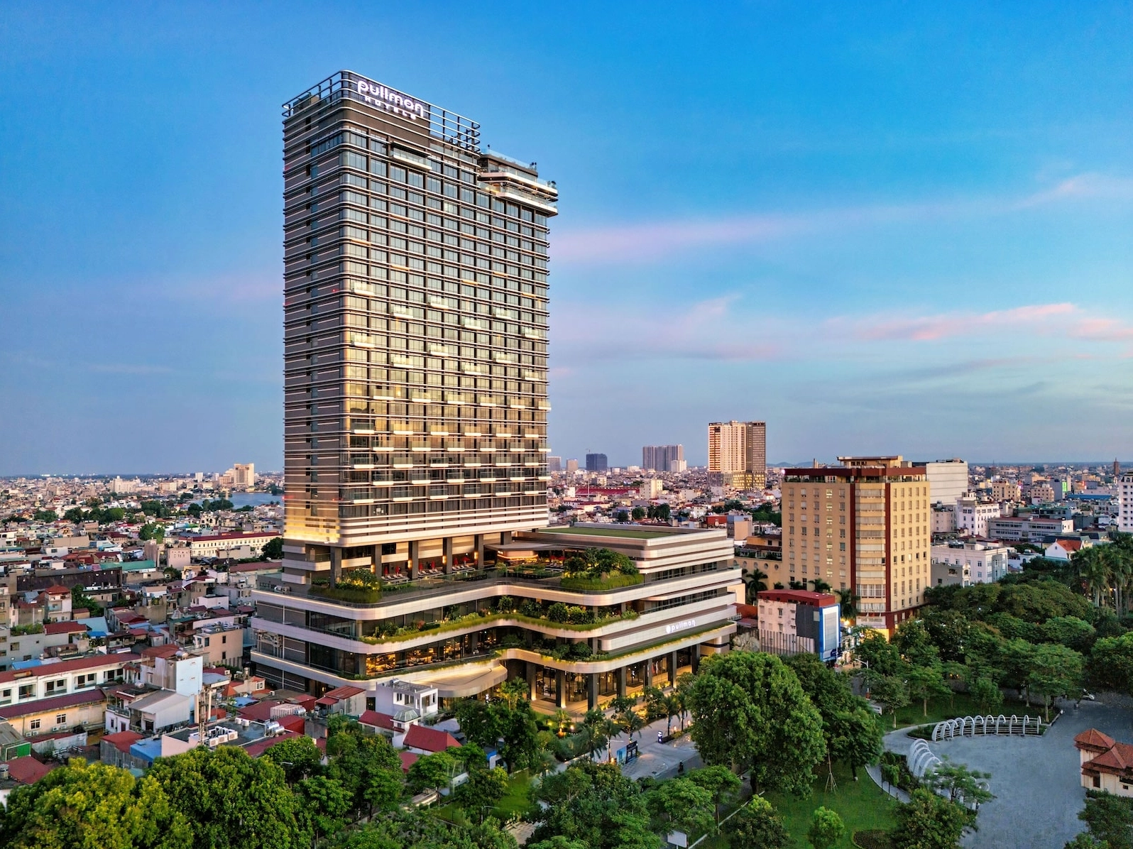 Khách sạn Pullman: Trải nghiệm đỉnh cao tại Việt Nam 2026