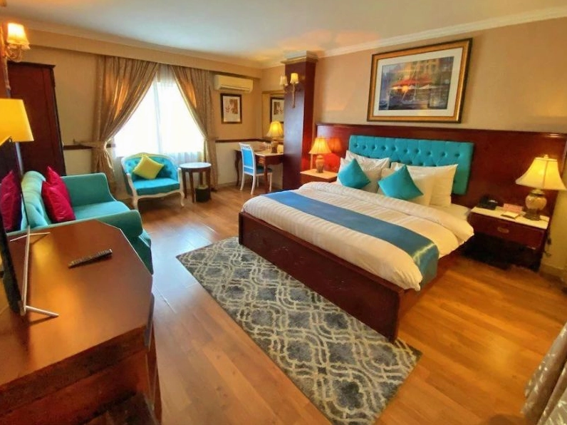Khách sạn Sunflower Hotel and Spa, Quận 10