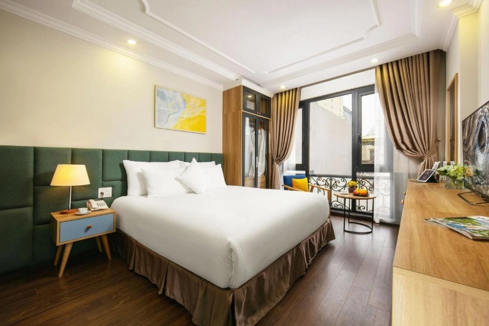 Không gian phòng nghỉ của C'bon Hotel với thiết kế hiện đại