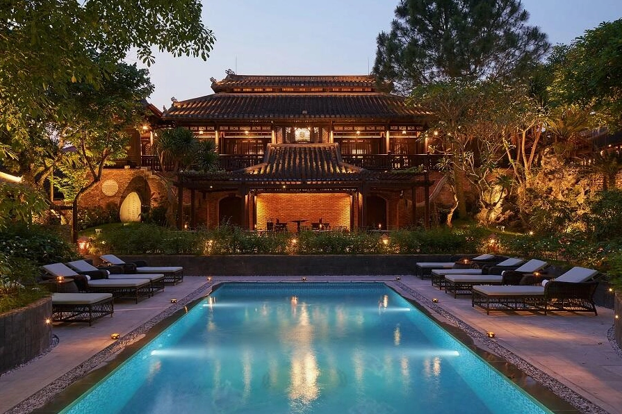 Không gian sân vườn xanh mát tại Ancient Huế Garden Houses