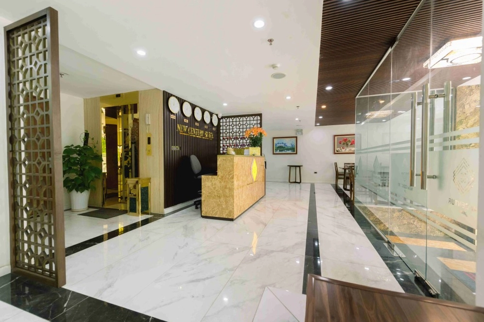 Khu vực lễ tân tại một khách sạn hiện đại ở Cầu Giấy