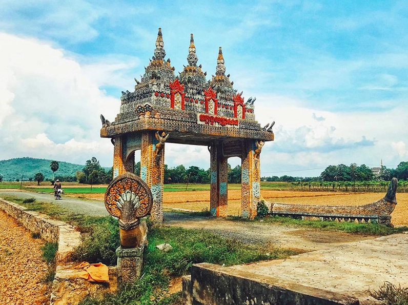 Khung cảnh ấn tượng tại Cổng Trời Tri Tôn