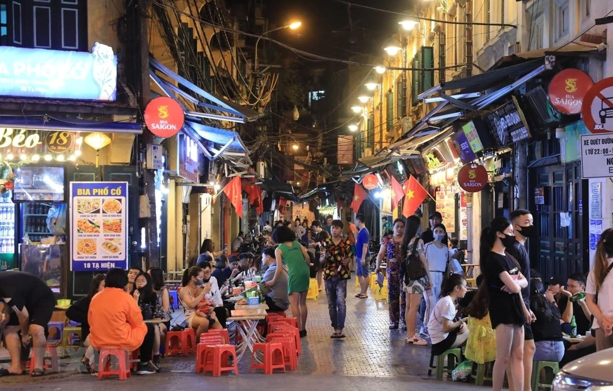 Khung cảnh bình yên tại Phố Cổ Hà Nội - một trong các địa điểm vui chơi ở Hà Nội mang đậm dấu ấn lịch sử