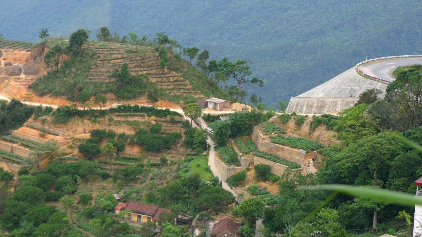 Khung cảnh toàn cảnh Tam Đảo từ trên cao