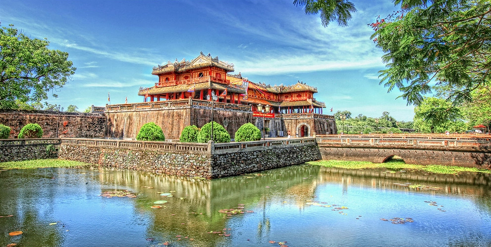 Kiến trúc cổ kính tại di tích miền Tây