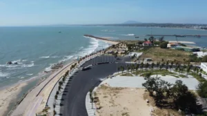 Lagi Có Gì Chơi 2026? Khám Phá Thiên Đường Biển Xanh, Cát Trắng!