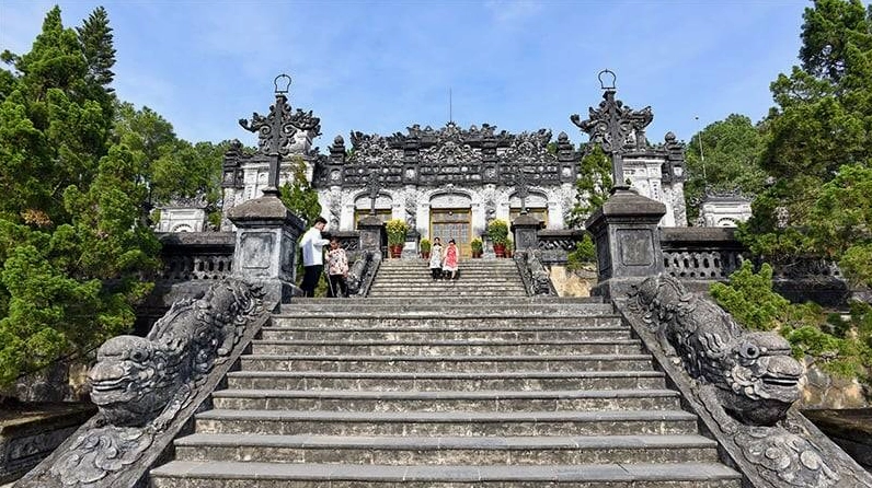 Lăng Khải Định - một số cảnh đẹp ở Huế