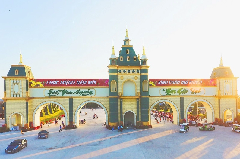 Làng nổi Tân Lập với rừng tràm xanh mướt