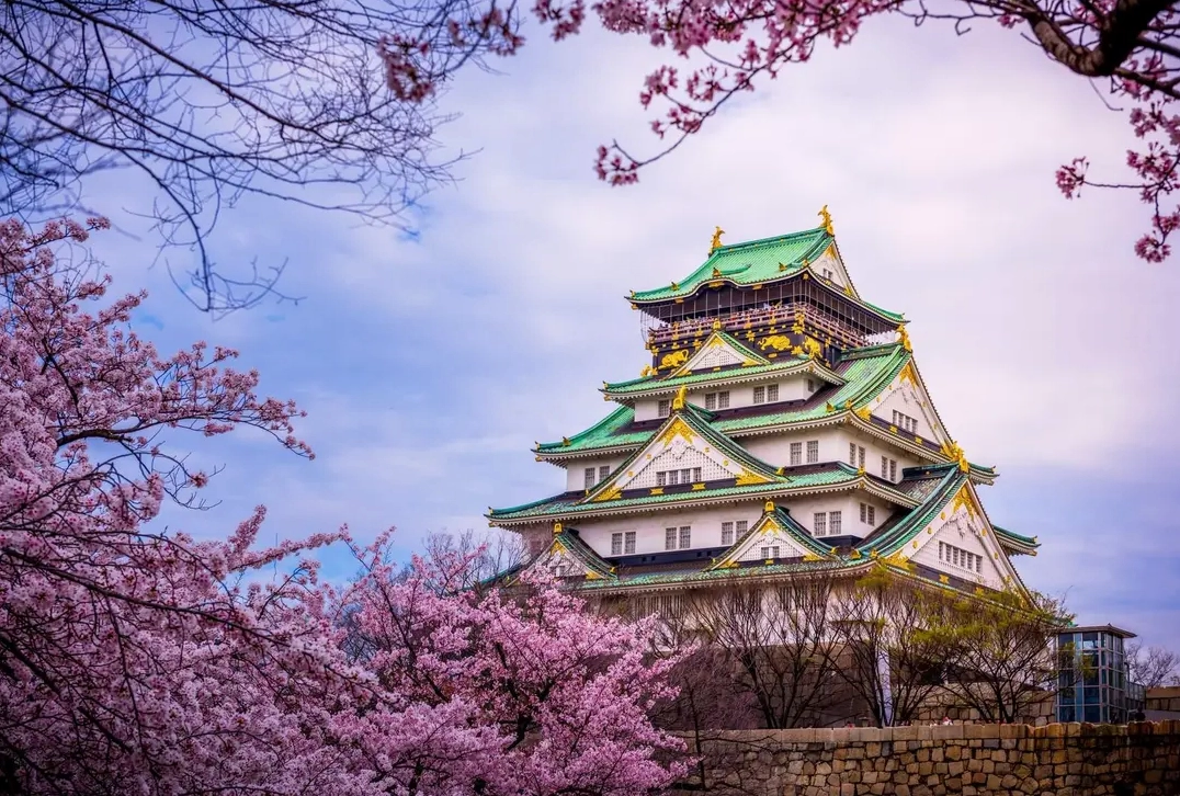 Lâu đài Osaka tráng lệ