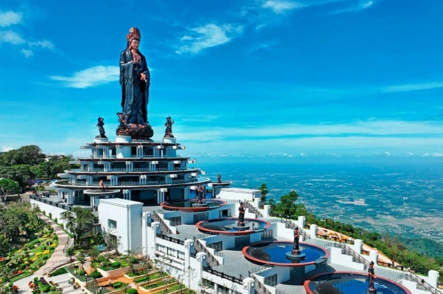 Loại hình du lịch nghỉ dưỡng theo mùa và lễ hội