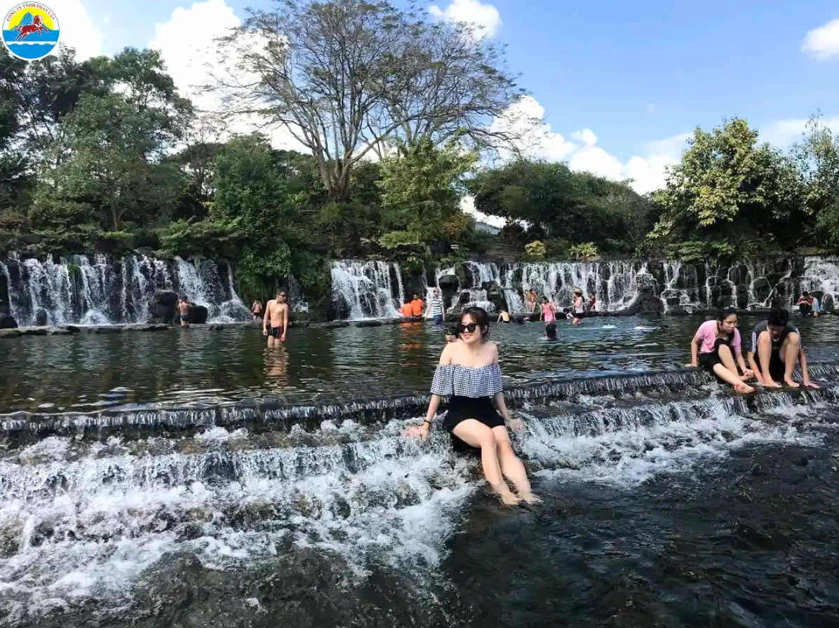 Nghỉ dưỡng tại Suối Mơ