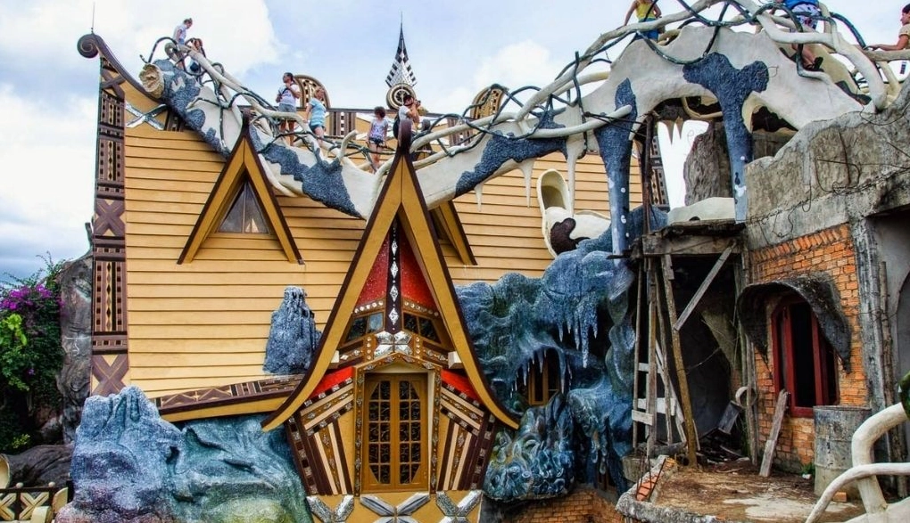 Ngôi nhà điên (Crazy House) với kiến trúc độc đáo