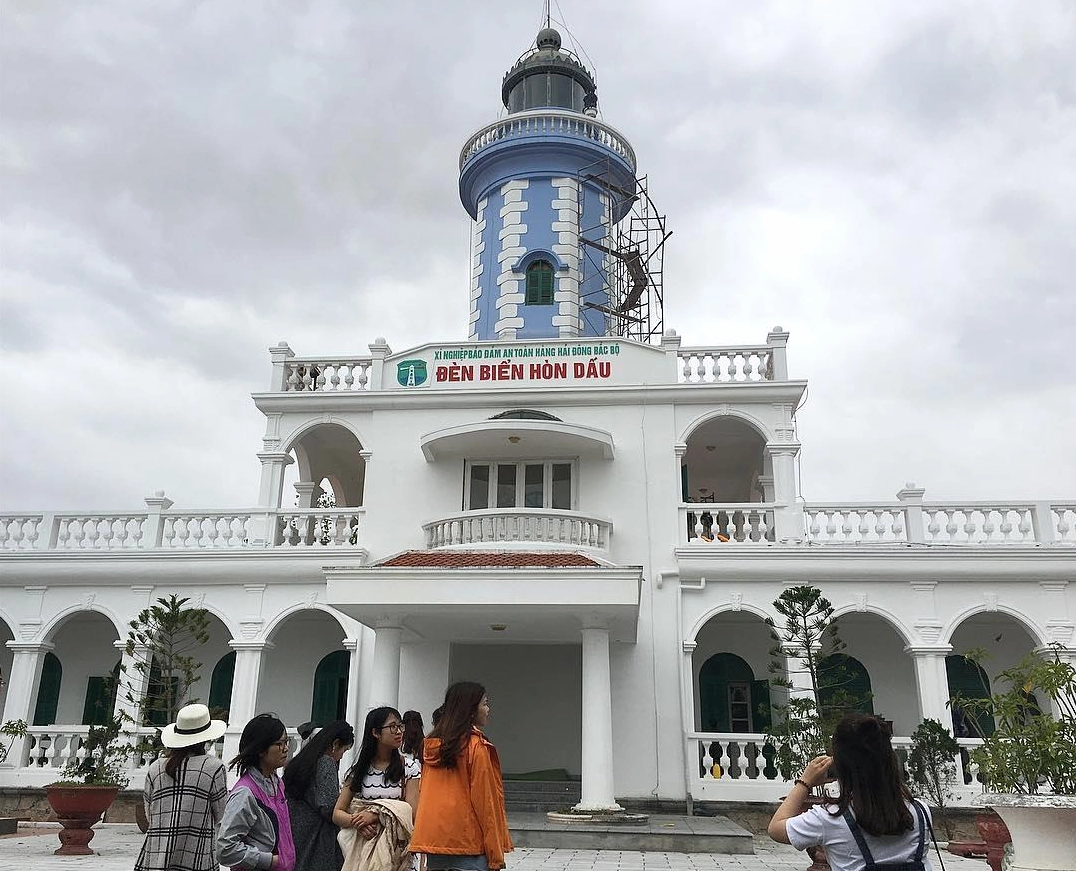 Ngọn hải đăng trên Hòn Dấu, một biểu tượng lịch sử của Hải Phòng.