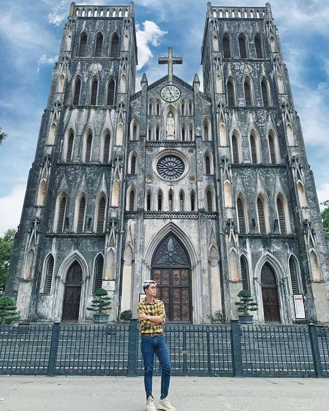 Nhà thờ Lớn Hà Nội với kiến trúc Gothic cổ kính