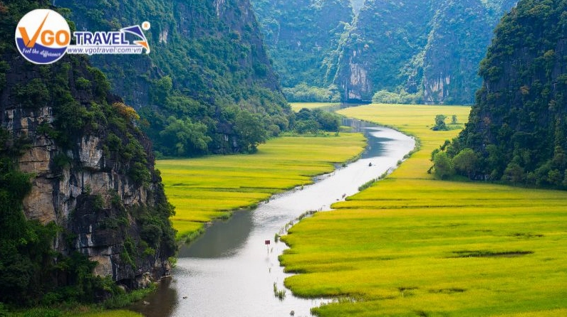 Ninh Bình hút du khách với vẻ đẹp non nước & nhiều điểm check-in nổi tiếng