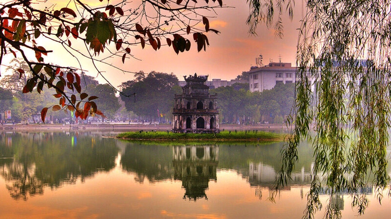 Phố cổ Hội An với đèn lồng lung linh