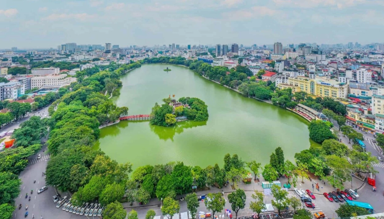 Phố đi bộ Hồ Gươm - Không gian văn hóa và giải trí sôi động tại Hà Nội