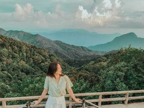 Phong cảnh núi Bạch Mã