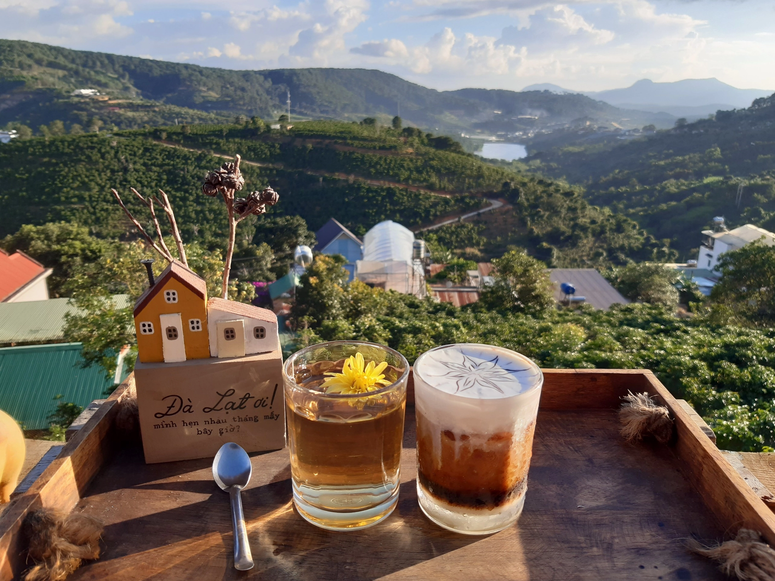 Quán cafe tại địa điểm du lịch nổi tiếng