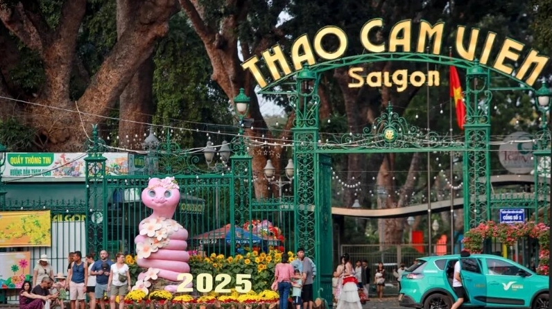 Thảo Cầm Viên là một trong những địa điểm nổi tiếng ở TPHCM với nhiều loài động thực vật.